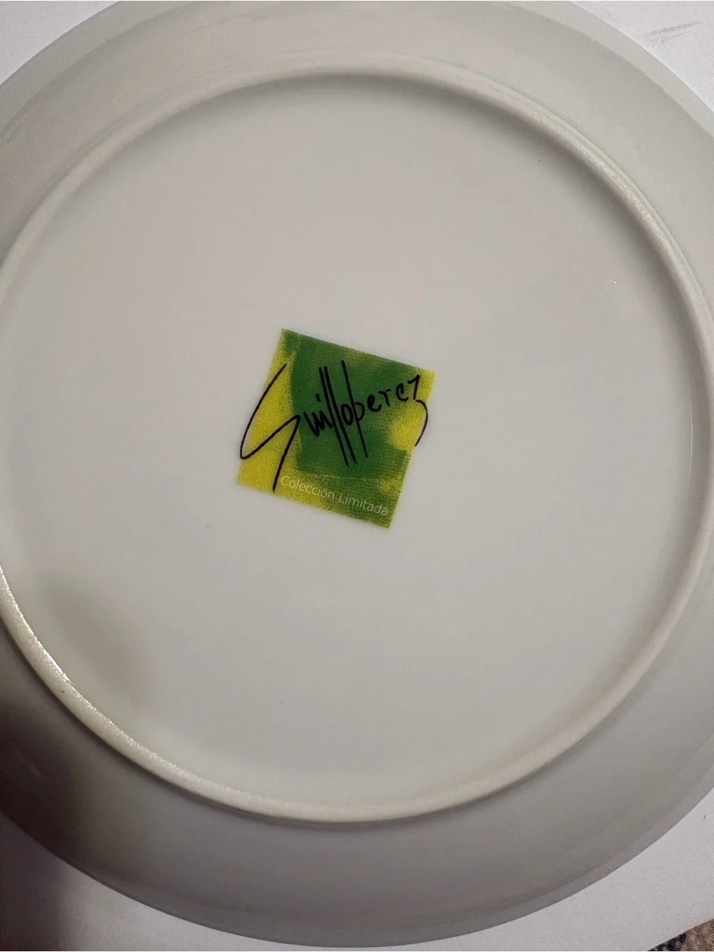 Guillo Pérez Plate Set